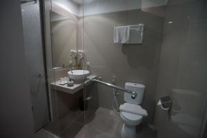 Vannituba majutusasutuses Hotel Sriti Magelang
