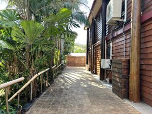 Fotografie z fotogalerie ubytování Beachside Modern Cedar Home v destinaci Emu Park