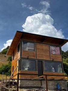 Το κτήριο όπου στεγάζεται  η παραθεριστική κατοικία