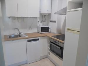 Köök või kööginurk majutusasutuses 5006-Apt 2 bedrooms with sea view