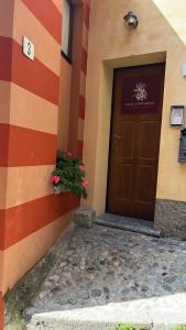 Eine Fassade oder ein Eingang zu Casa Vacanza Castagna
