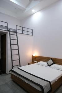 Gallery image of HOTEL SHREE RAM in Rājpīpla +17 photos