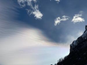 una vista su un cielo azzurro con nuvole di Baby a Gressoney-la-Trinité