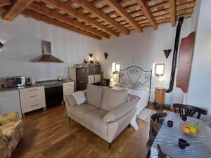 Kuchnia lub aneks kuchenny w obiekcie La Guarida de Vejer Casa Rural