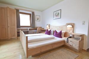 Ένα ή περισσότερα κρεβάτια σε δωμάτιο στο Gasthof Sonne