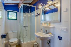 Ένα μπάνιο στο Casa Poupitta - 10 personnes - 5 chambres en suite - piscine +42 φωτογραφίες