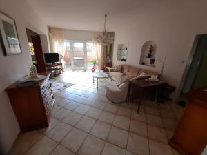 Posezení v ubytování Monteurwohnung Niddatal, 25 km bis Frankfurt am Main