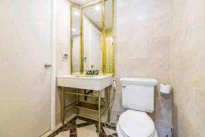 Koupelna v ubytování España Condo Resort Pattaya