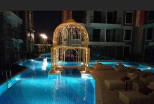 Bazén v ubytování España Condo Resort Pattaya nebo v jeho okolí