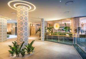 Vstupní hala nebo recepce v ubytování Barceló Carmen Granada + 37 fotografií