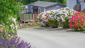 Vonkajšia záhrada v ubytovaní Camping le Dolmen, Carnac, Morbihan