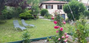 Zahrada ubytování La Meïzou, gîte - chambres d hôtes à Champeix