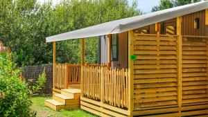 Vonkajšia záhrada v ubytovaní Camping le Dolmen, Carnac, Morbihan