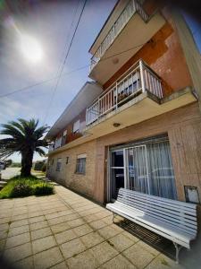 Tòa nhà nơi khách sạn tọa lạc