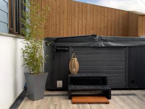 Φωτογραφία από το άλμπουμ του The Old Egg Shed σε Week Saint Mary