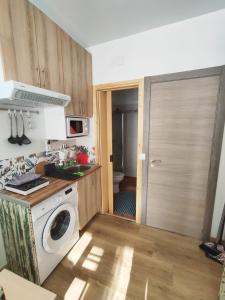 A kitchen or kitchenette at KHORS