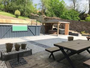 Photo de la galerie de l'établissement Gîte Ô 29 #CONTAINER POOL#JACUZZI#, à Namur