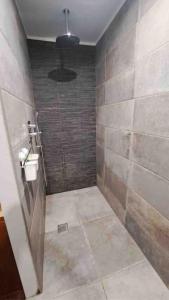 Photo de la galerie de l'établissement Gîte Ô 29 #CONTAINER POOL#JACUZZI#, à Namur
