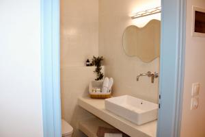 Ванная комната в Afroditi Junior Suites