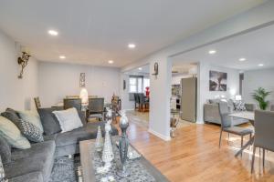 Gallery image of Country Club Hills Home Walk to Rec Center! in Country Club Hills
