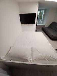 Charmant T2 duplex Centre de Foix客房内的一张或多张床位