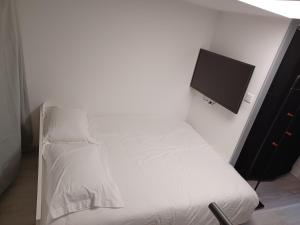 Charmant T2 duplex Centre de Foix客房内的一张或多张床位