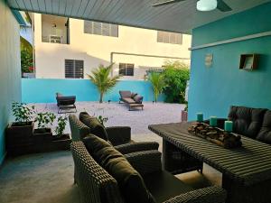La alberca dentro o cerca de Playa Feliz Apartments Bonaire