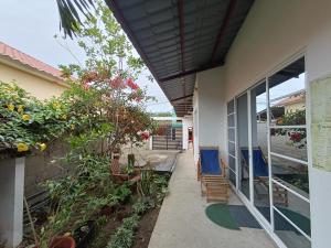 Zahrada ubytování Monte Líbano Suites + 13 fotografií