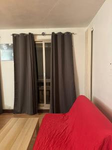 Zdjęcie z galerii obiektu Champs Elysées Cosy appartement w Paryżu