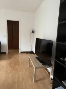 Zdjęcie z galerii obiektu Champs Elysées Cosy appartement w Paryżu