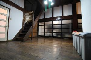 Gambar di galeri bagi 貸切民泊勝山ベース325 福井県立恐竜博物館まで車で5分 di Kitarokuroshi
