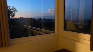 Rõdu või terrass majutusasutuses Sun Dove Suite
