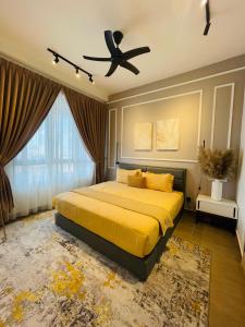 Postel nebo postele na pokoji v ubytování The Opal Suite Troika Kota Bharu 1 Bedroom
