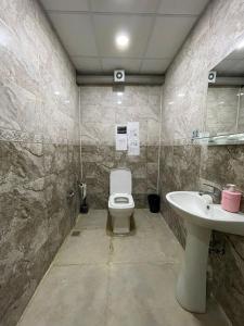 Koupelna v ubytování Rahat Hostel