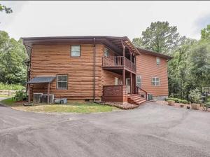 Το κτήριο όπου στεγάζεται  η παραθεριστική κατοικία