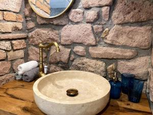 Ένα μπάνιο στο Gemütlich & einzigartig: Altbauloft in Edenkoben