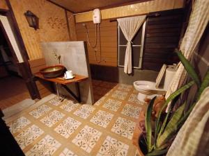 ห้องน้ำของ Mon Saeng Jun Homestay
