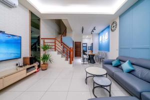 Μια τηλεόραση ή/και κέντρο ψυχαγωγίας στο Little House Homestay