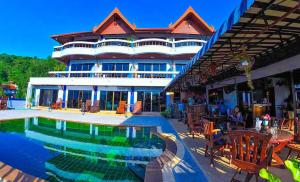 Bazén v ubytování Aksarai hotel nebo v jeho okolí