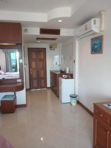 Kuchyň nebo kuchyňský kout v ubytování Aksarai hotel