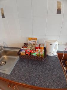 Kuchyň nebo kuchyňský kout v ubytování Aksarai hotel