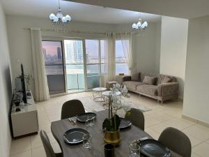 Gallery image of Luxury Apartment Al Khan Corniche View 2 BD in Sharjah