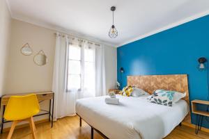 Postel nebo postele na pokoji v ubytování L'atelier des rêves, Maison avec Piscine privée + 56 fotografií