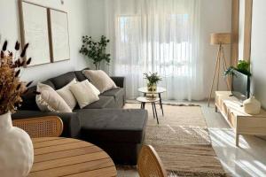 TV a/nebo společenská místnost v ubytování Nuevo Torrox Deluxe Beach & Piscina