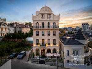 Budova, kde se hotel nachází