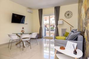 Un televizor și/sau centru de divertisment la Centralflats 195 private apartments