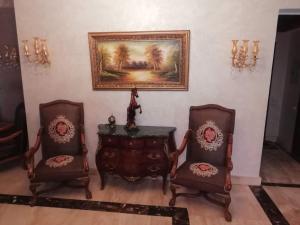 Fotografija v galeriji nastanitve Cheerful standalone villa with pool and waterfall v Kairu