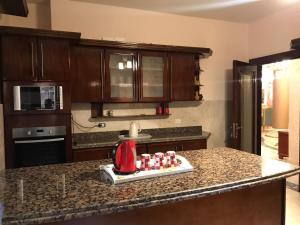 Fotografija v galeriji nastanitve Cheerful standalone villa with pool and waterfall v Kairu