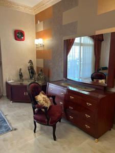Fotografija v galeriji nastanitve Cheerful standalone villa with pool and waterfall v Kairu