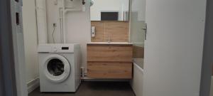 Fotografie z fotogalerie ubytování TOK TOK S4 Appartement 1Ch Cosy en plein cœur de Seclin v destinaci Seclin + 14 fotografií